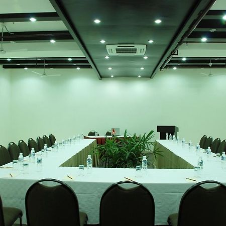 Jht Hotels Ню Делхи Екстериор снимка