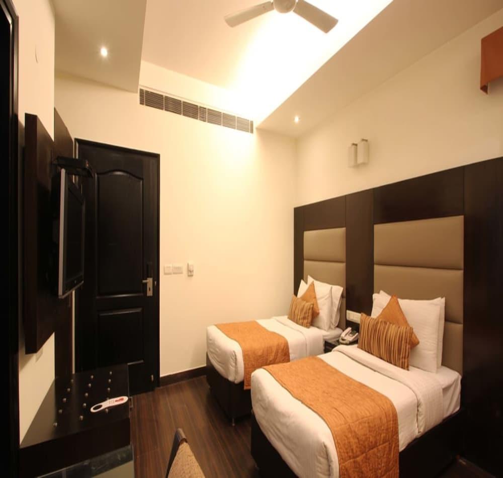 Jht Hotels Ню Делхи Екстериор снимка